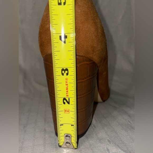 EUC Nine West Camel Suede Block Heels - Picture 8 of 8